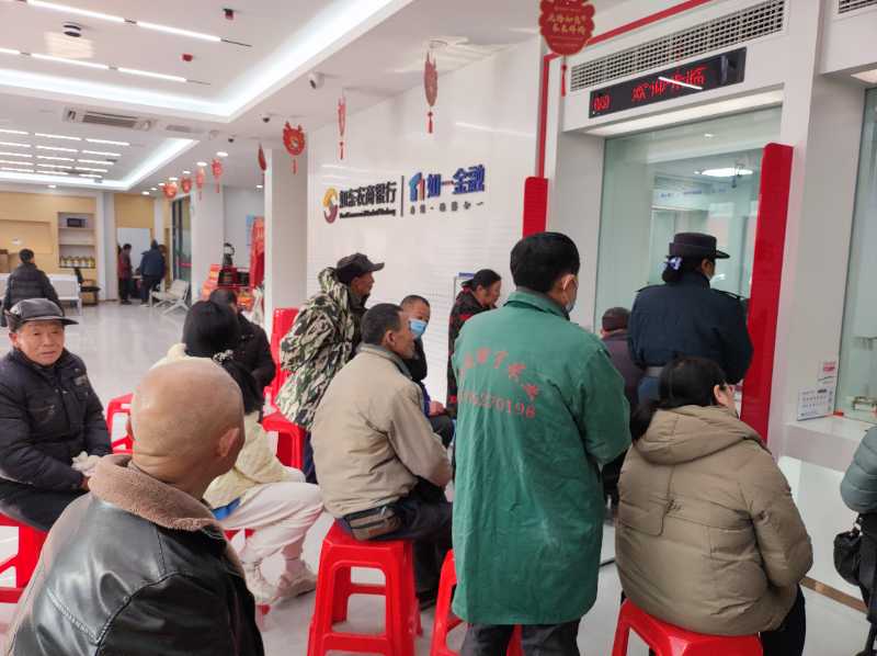 我们站在收获的季节，看着自己辛勤耕耘的成果