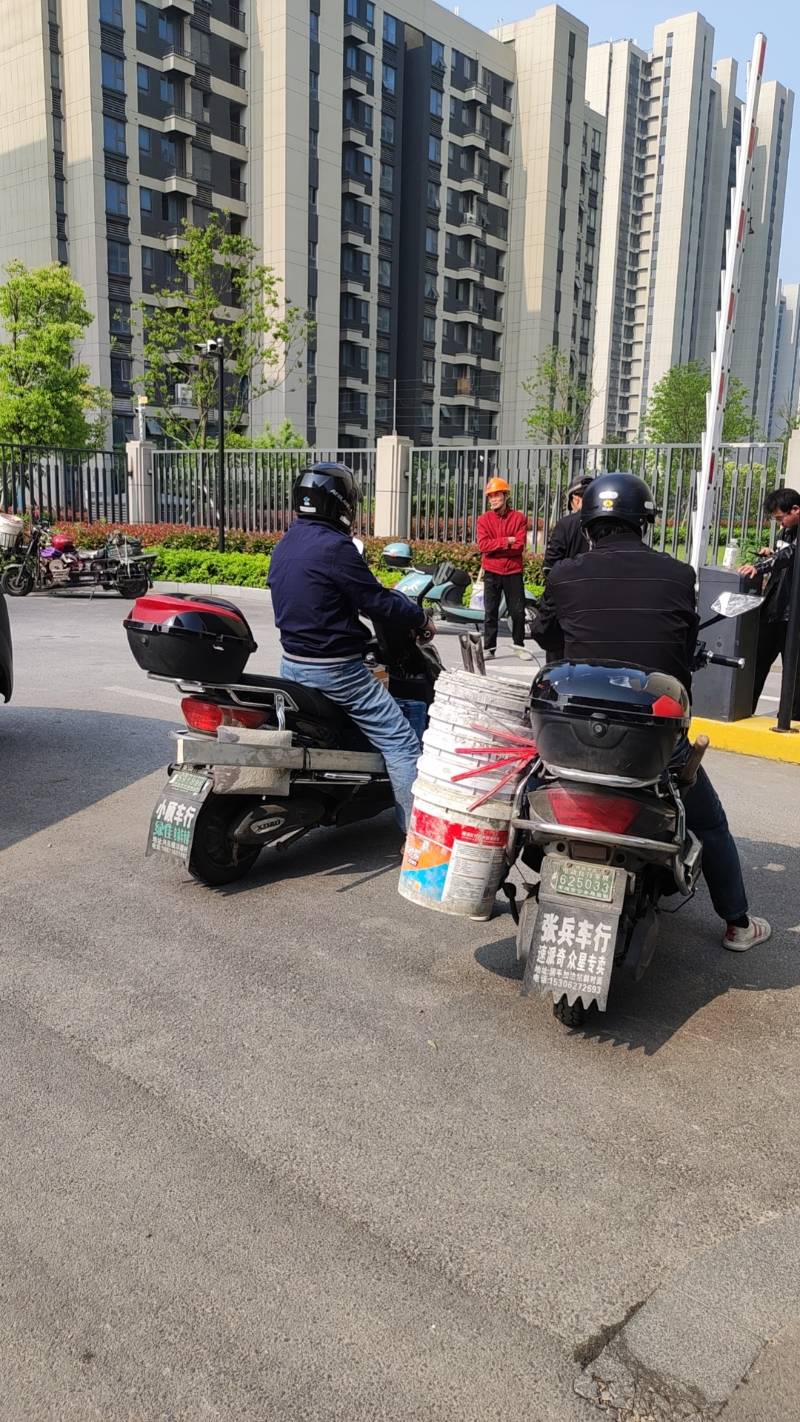 今天在世纪之光干活需要装修卡