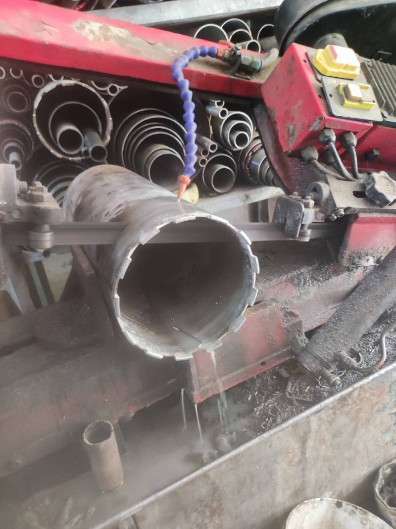 气温高达39°C，开油烟机孔需要耐心