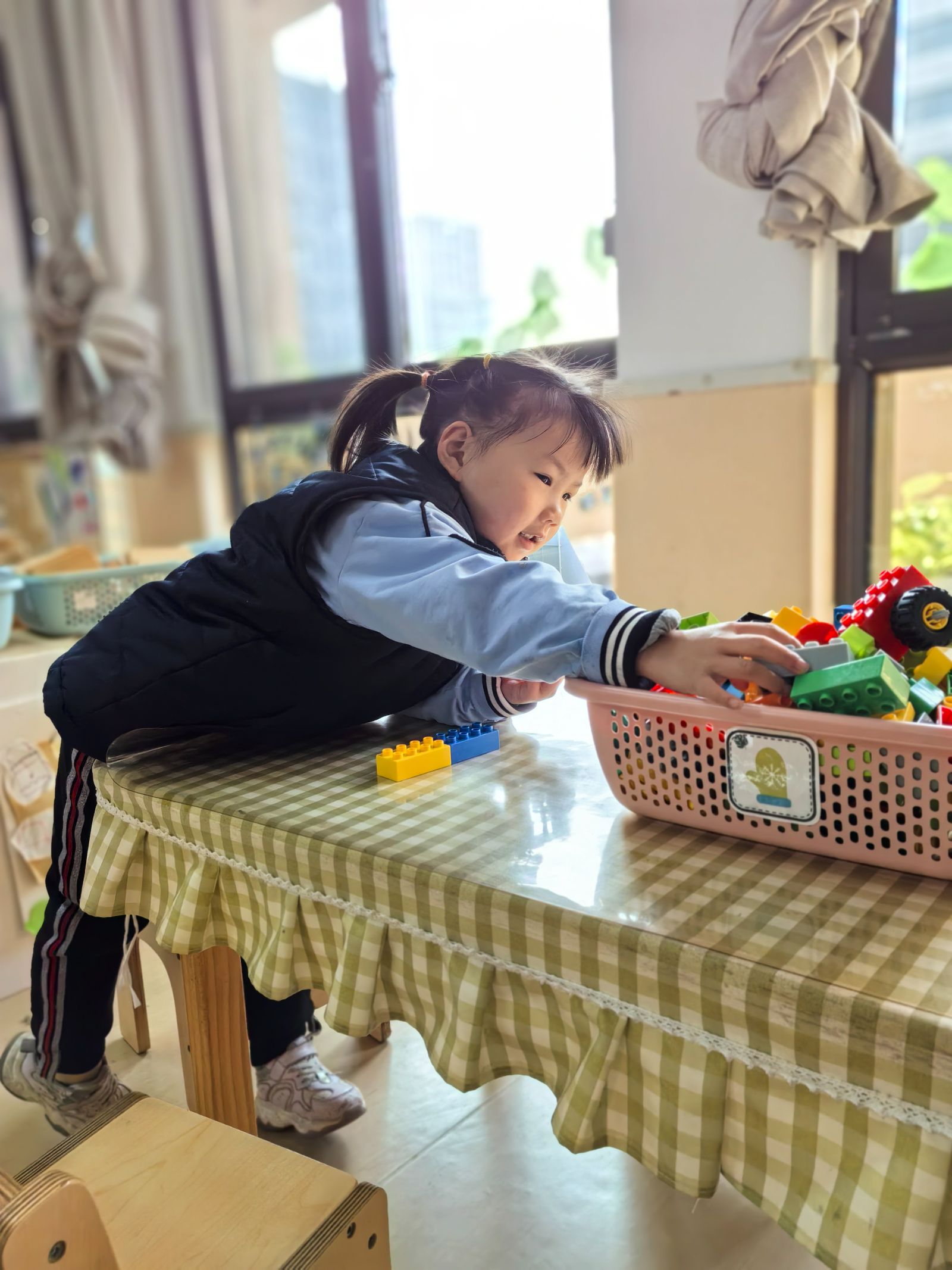 小女儿幼儿园女神节活动,镌刻温暖陪伴时光