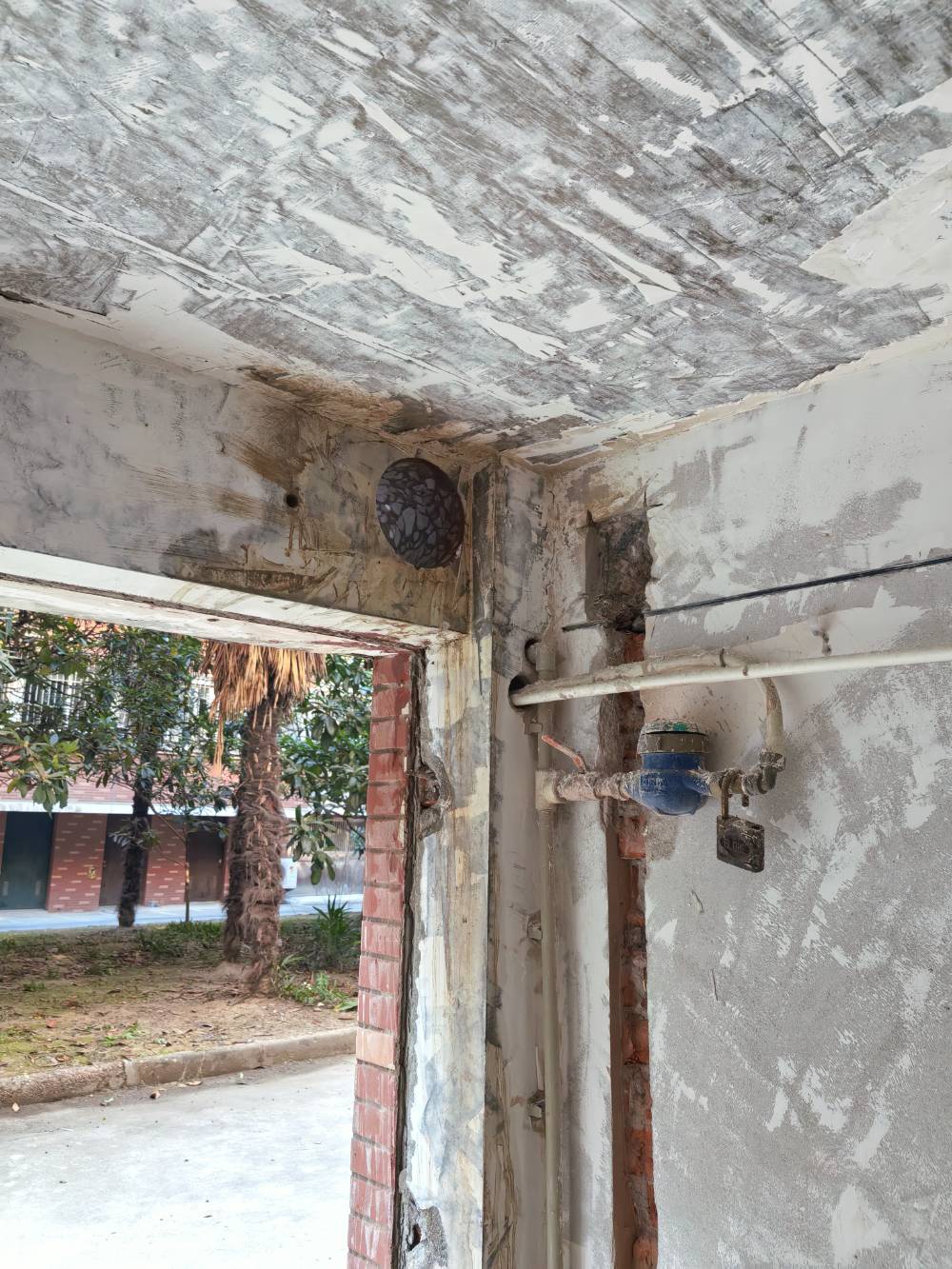 黎明花园32号楼 @ 车库